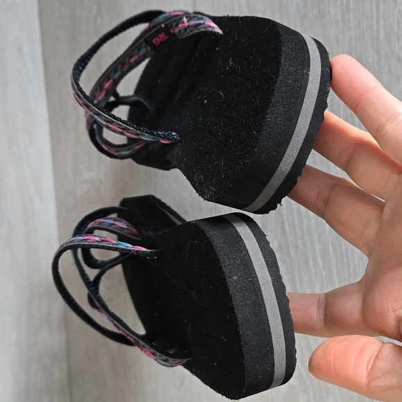 Teva Women's Black and Pink Sandals Slide Shoes Sz 9 Shoes - Picture 5 of 10